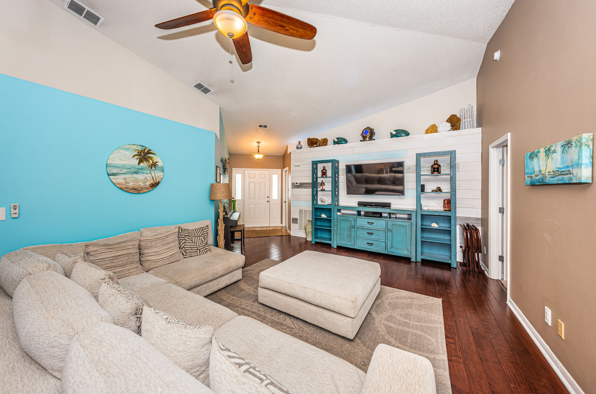 Living Room1-2