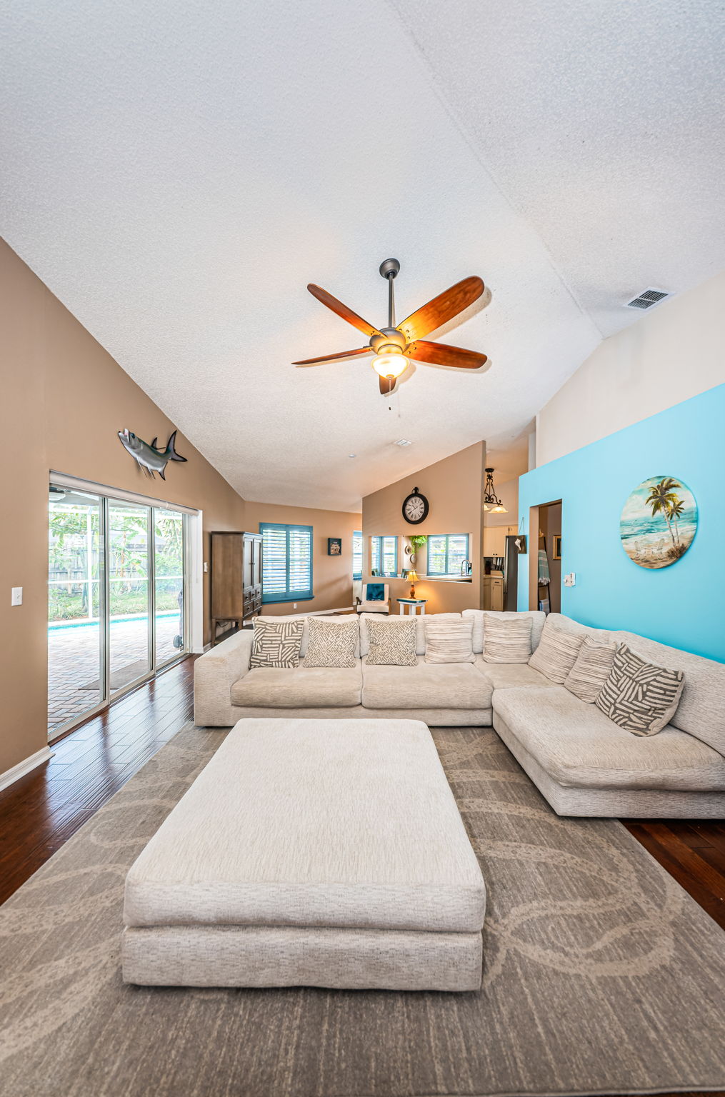 Living Room4-2
