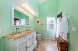Master Bathroom1a
