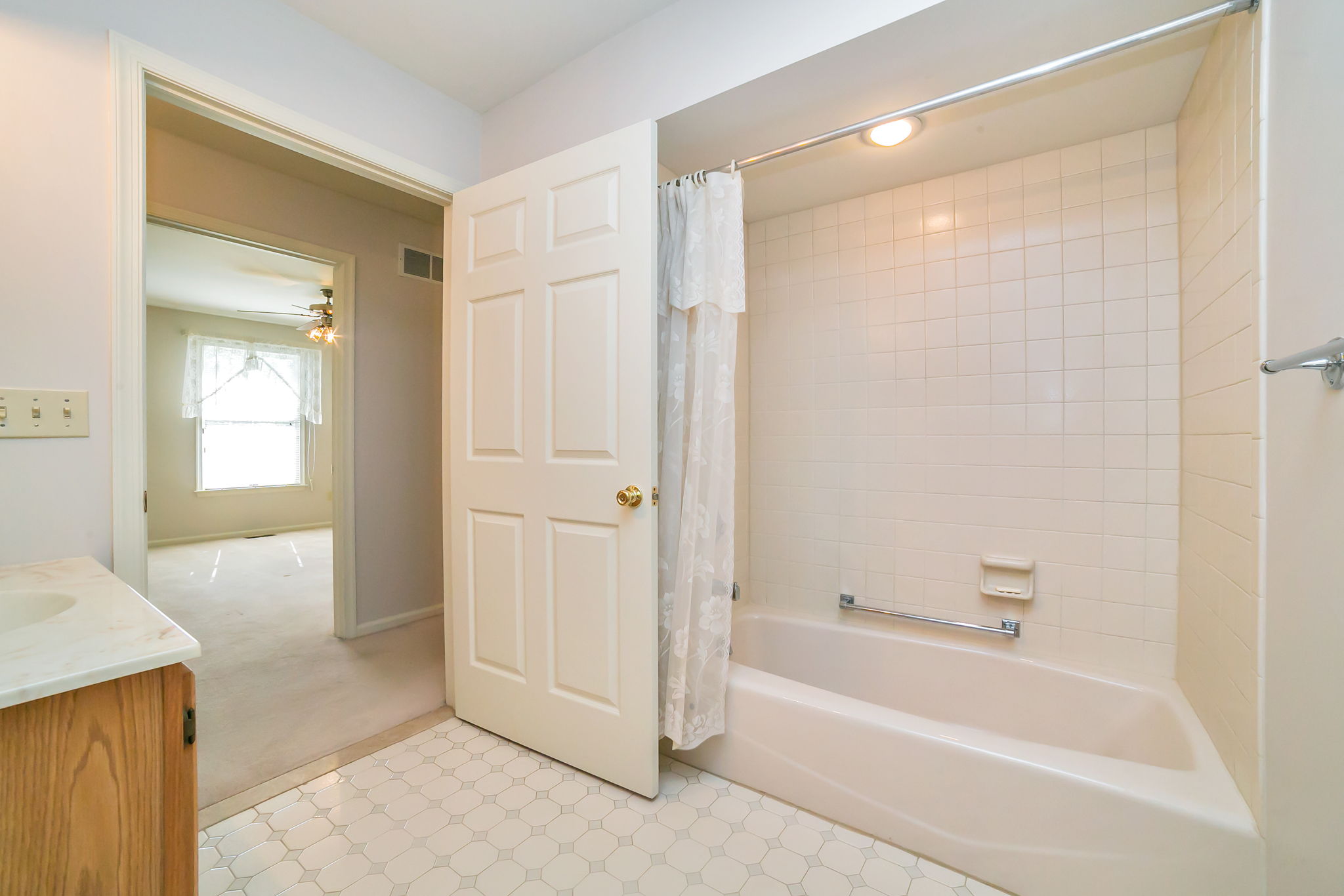  1662 Kevin Dr, Bethlehem, PA 18015, US Photo 26