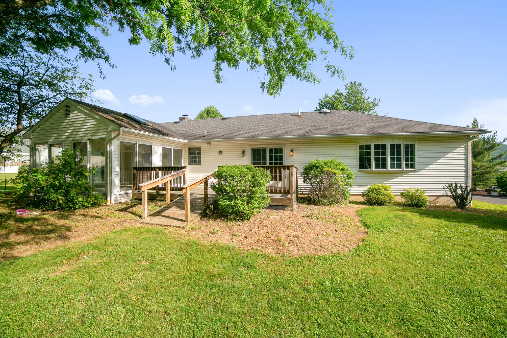  1662 Kevin Dr, Bethlehem, PA 18015, US Photo 30