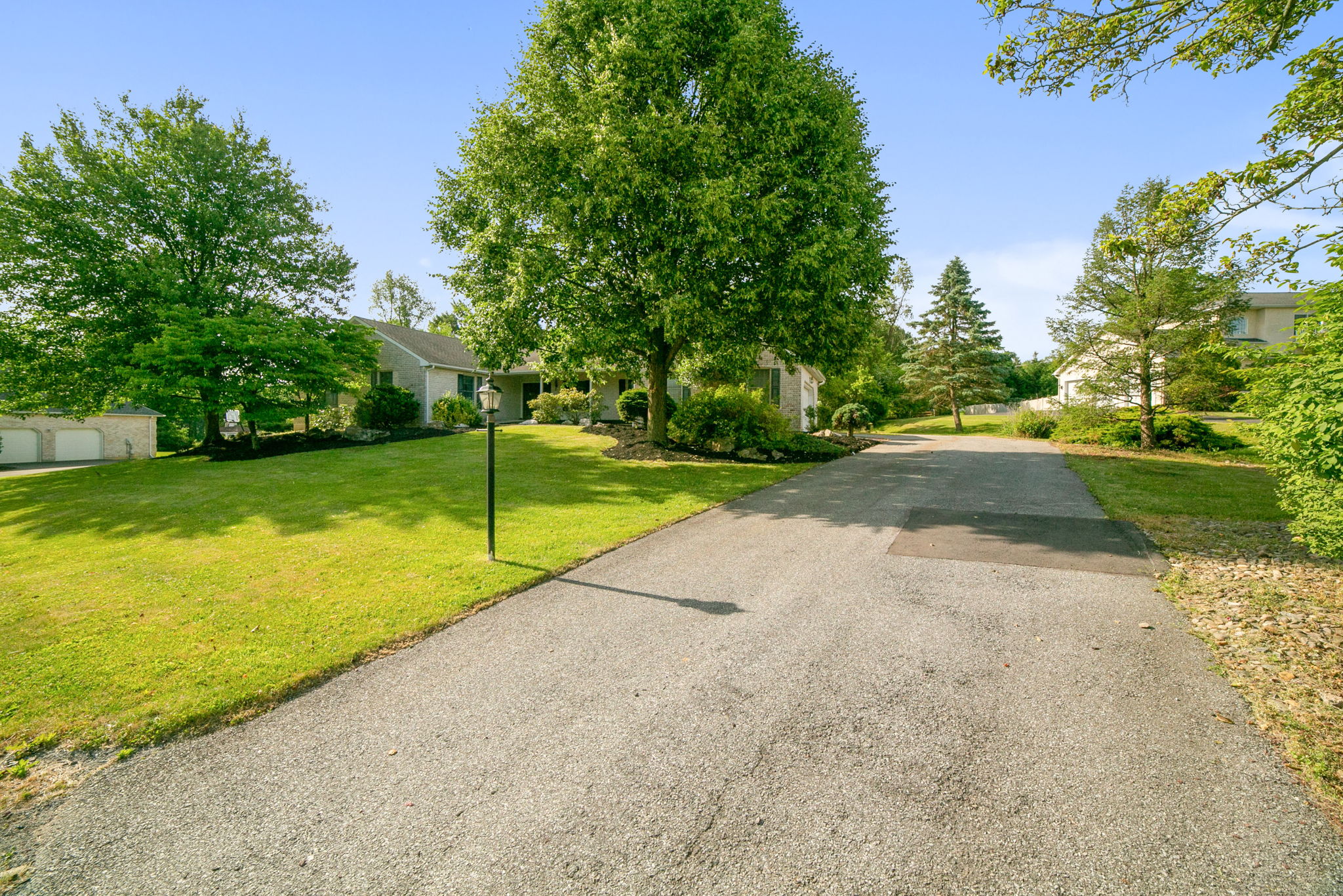  1662 Kevin Dr, Bethlehem, PA 18015, US Photo 2