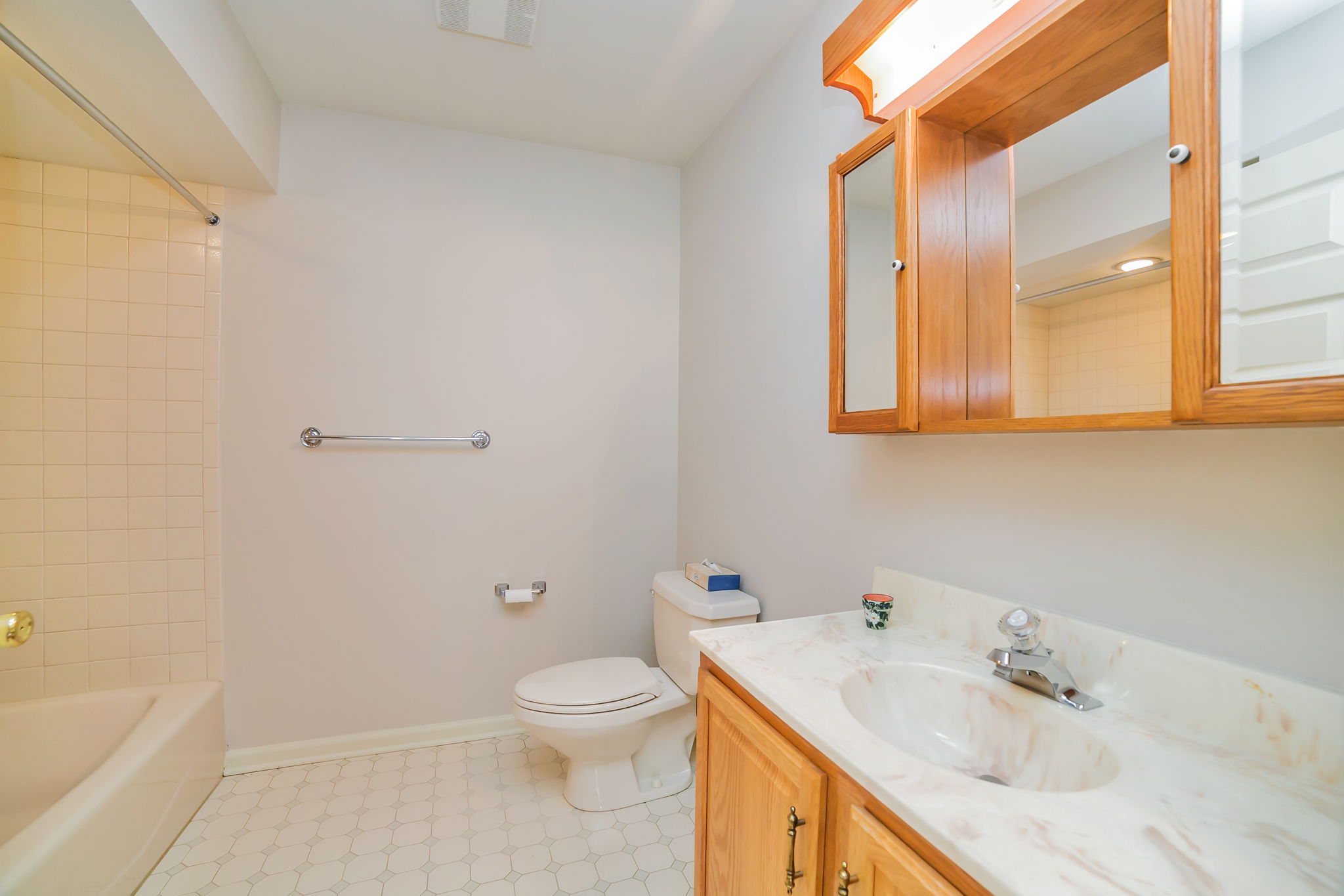  1662 Kevin Dr, Bethlehem, PA 18015, US Photo 25