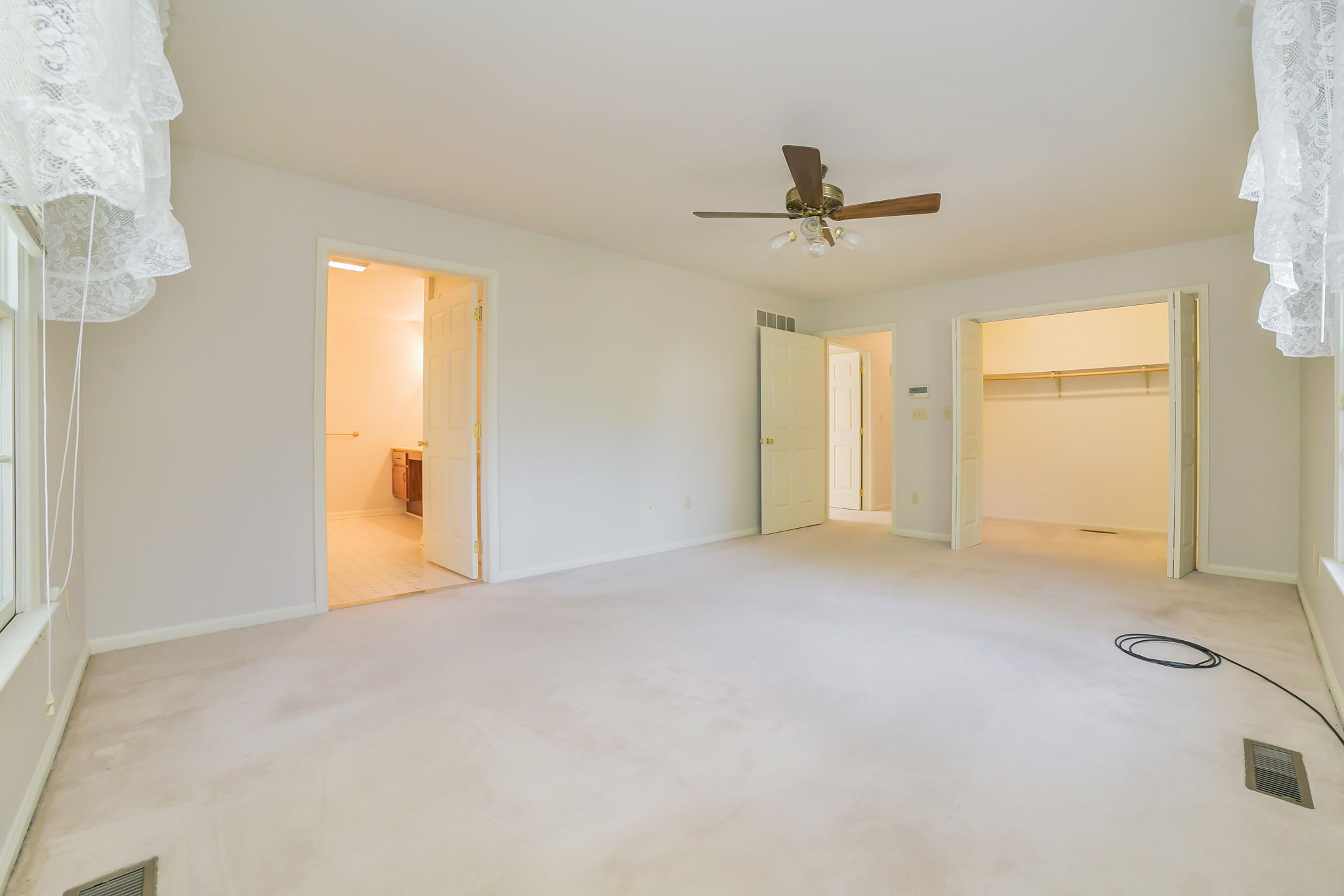  1662 Kevin Dr, Bethlehem, PA 18015, US Photo 20