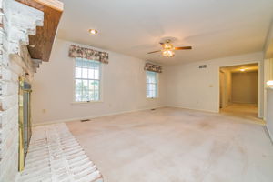  1662 Kevin Dr, Bethlehem, PA 18015, US Photo 7