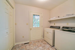  1662 Kevin Dr, Bethlehem, PA 18015, US Photo 17