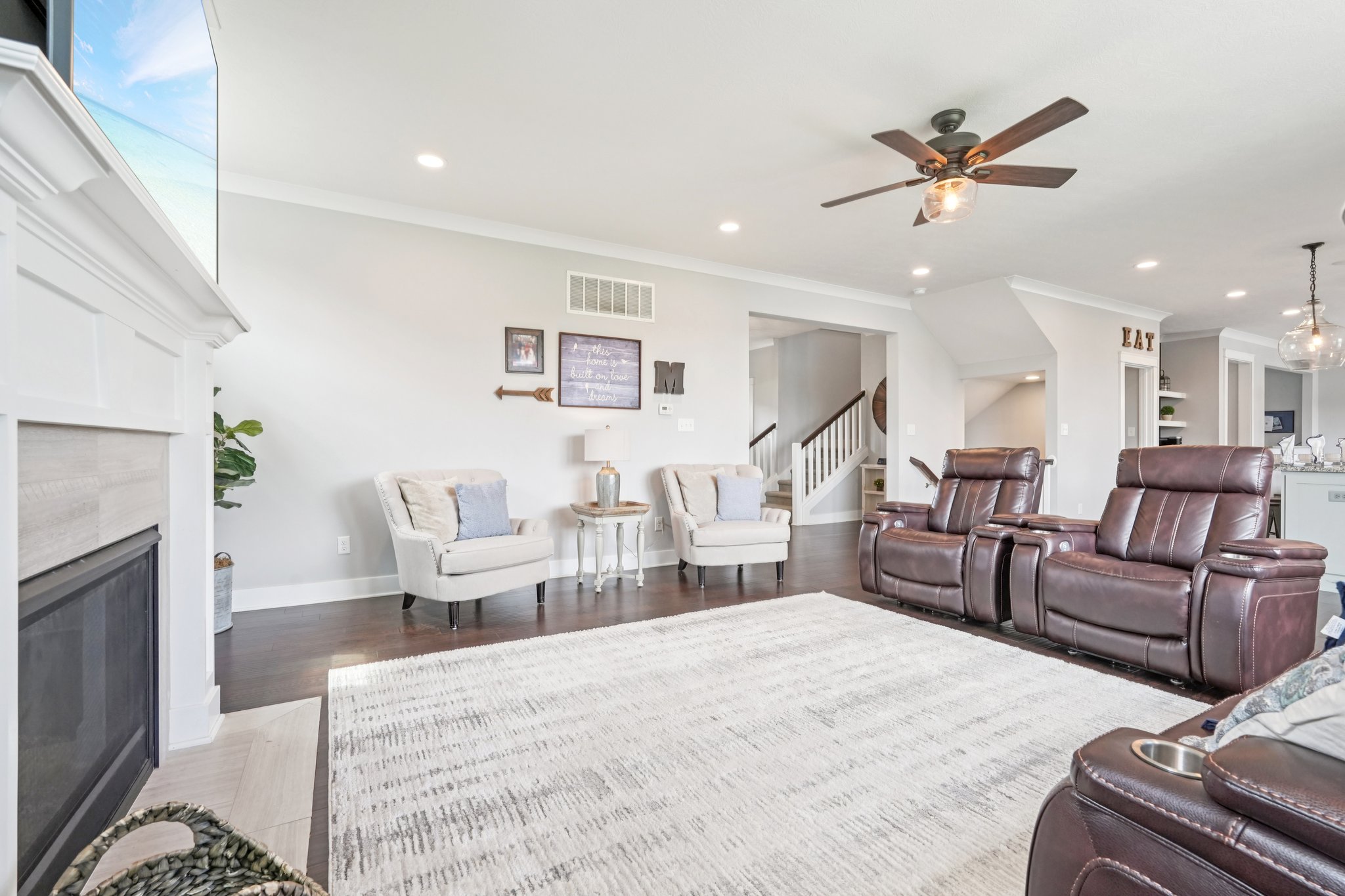 Holly Oak Dr-S1404-011.jpg