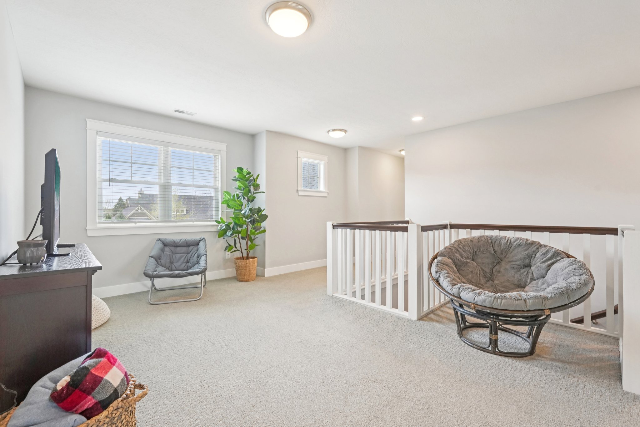 Holly Oak Dr-S1404-035.jpg