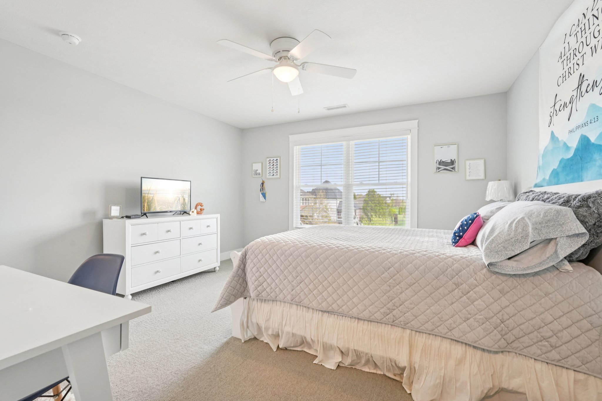 Holly Oak Dr-S1404-049.jpg