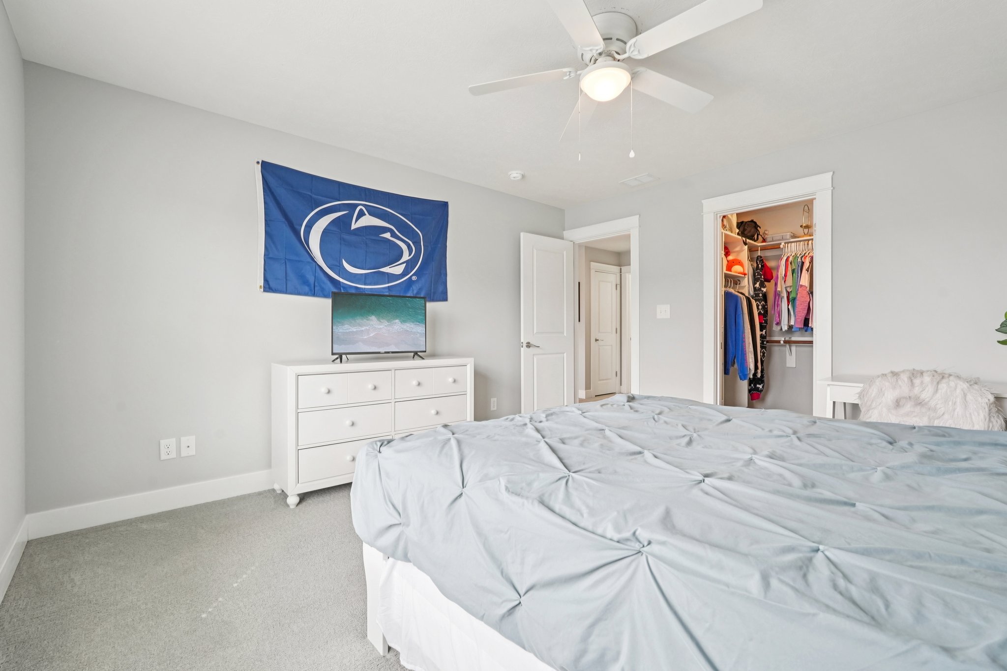 Holly Oak Dr-S1404-053.jpg