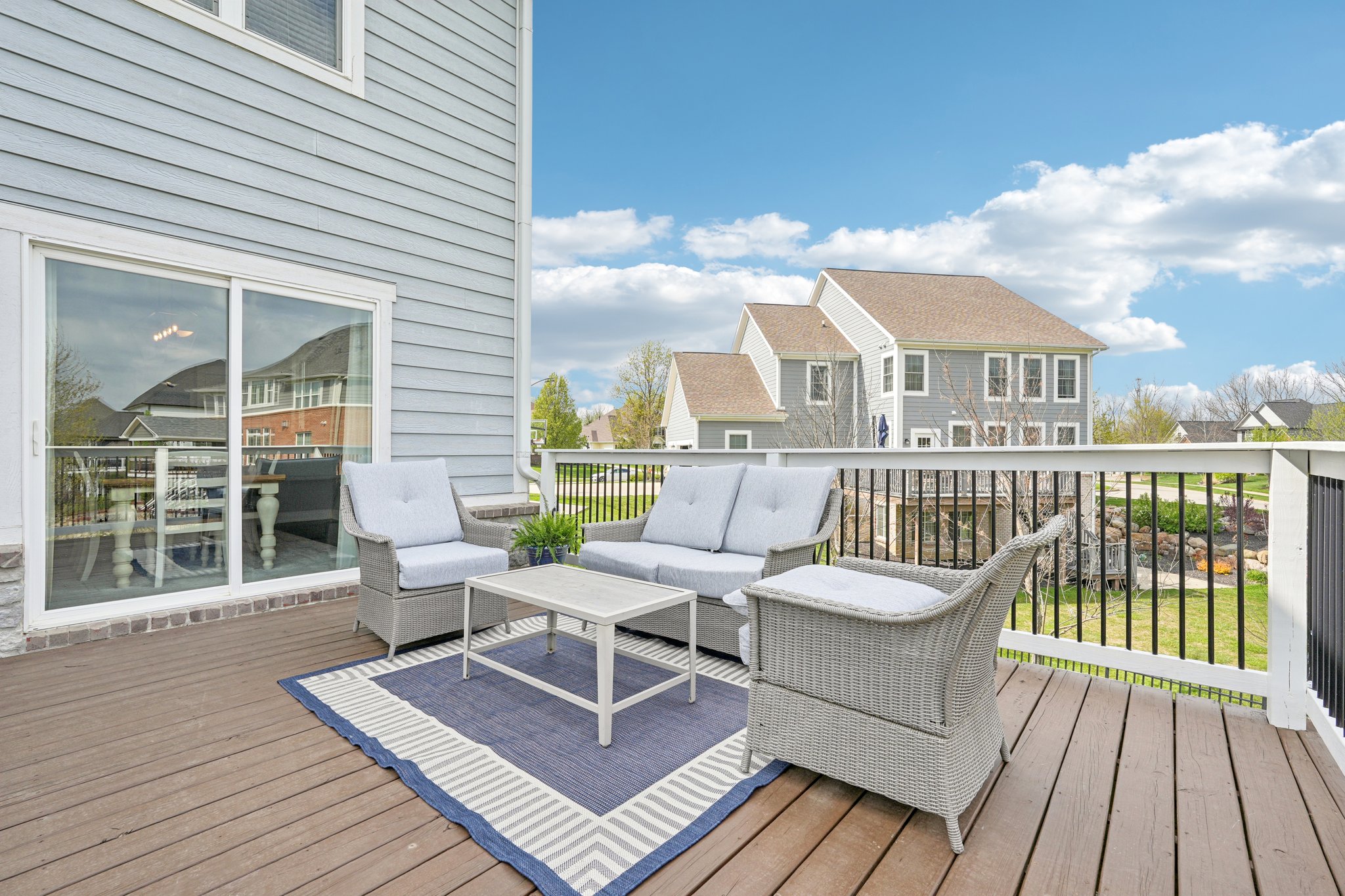 Holly Oak Dr-S1404-089.jpg