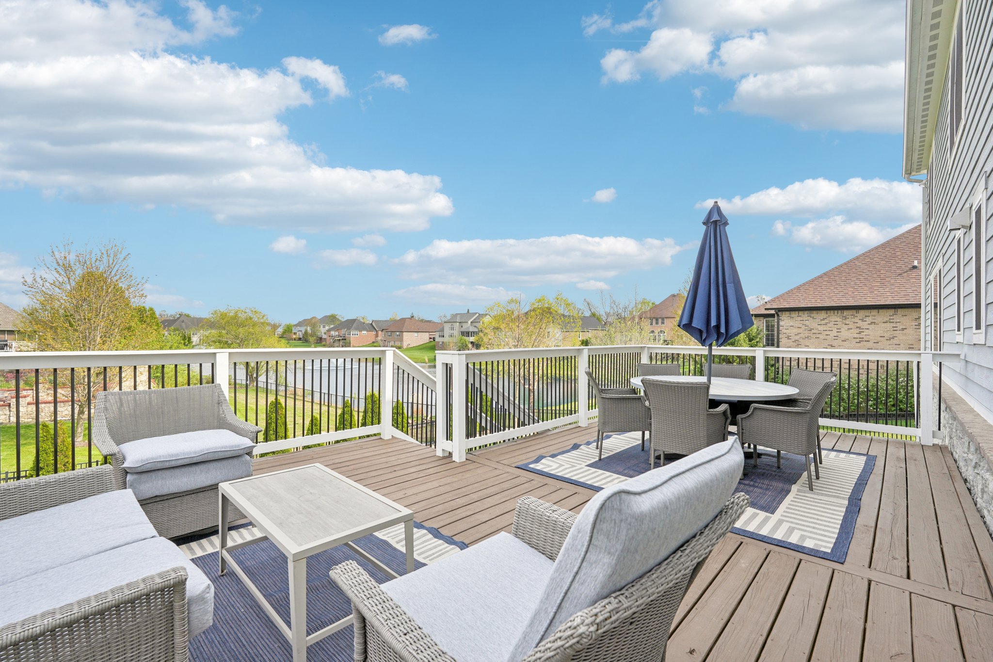 Holly Oak Dr-S1404-091.jpg