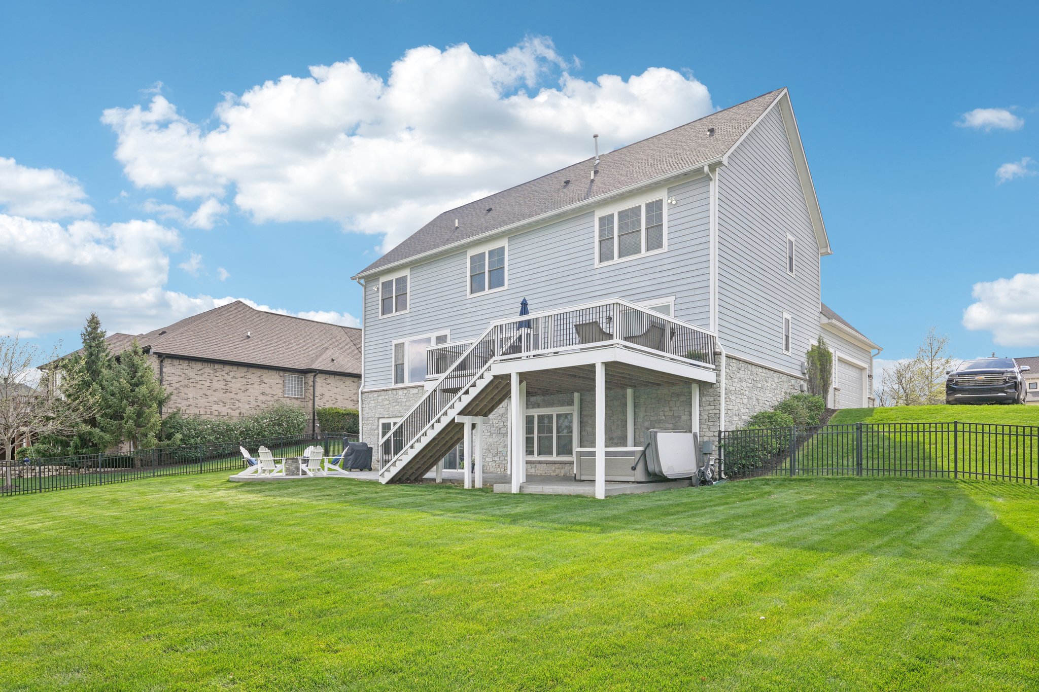 Holly Oak Dr-S1404-103.jpg