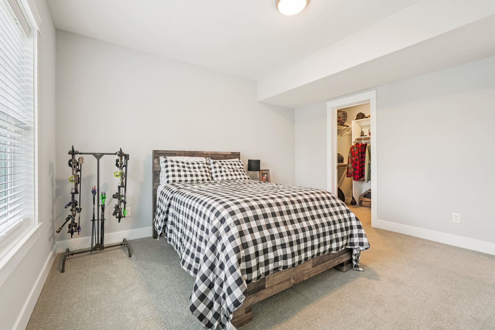 Holly Oak Dr-S1404-074r.jpg