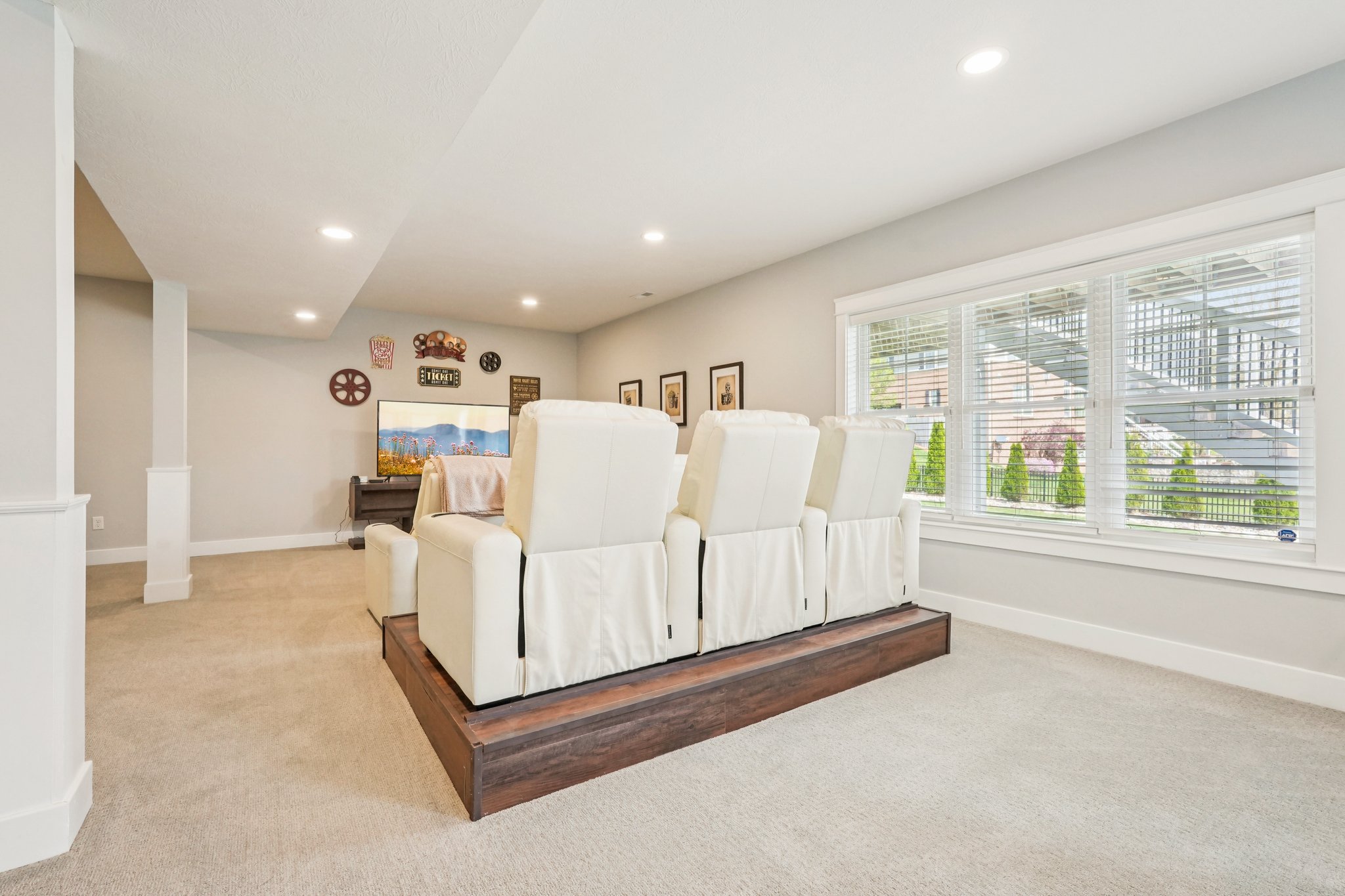 Holly Oak Dr-S1404-078r.jpg