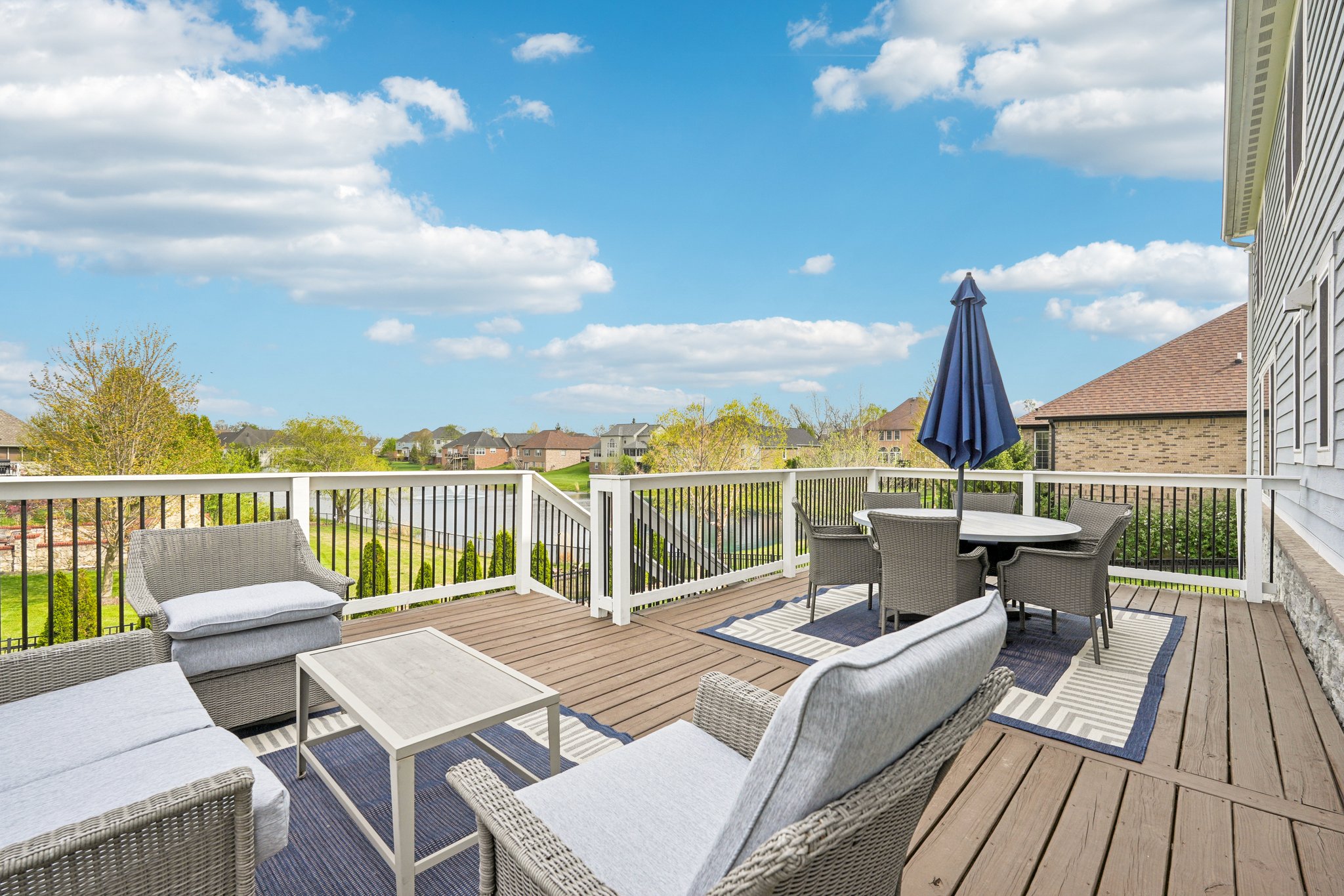 Holly Oak Dr-S1404-091r.jpg