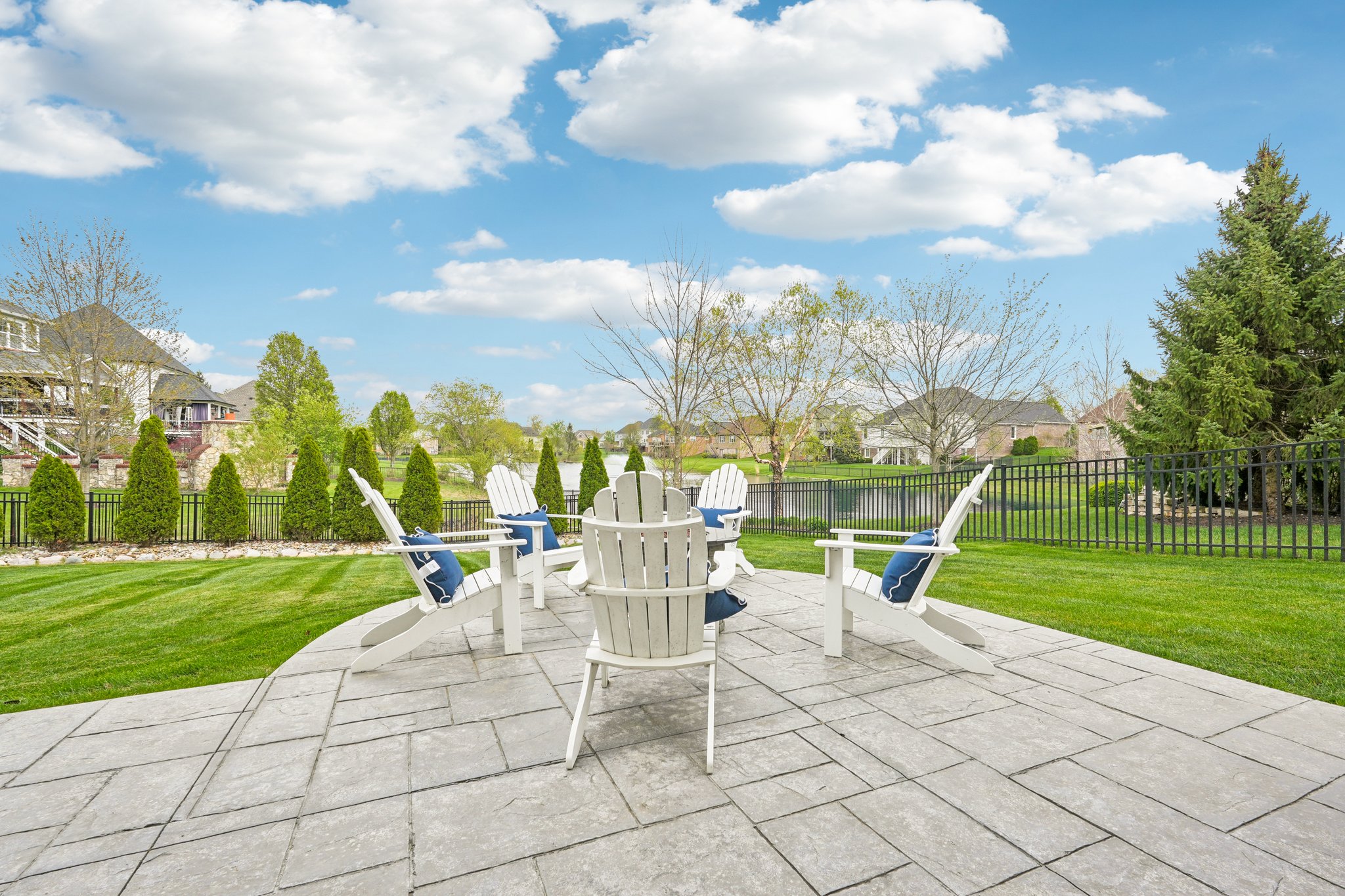 Holly Oak Dr-S1404-097r.jpg