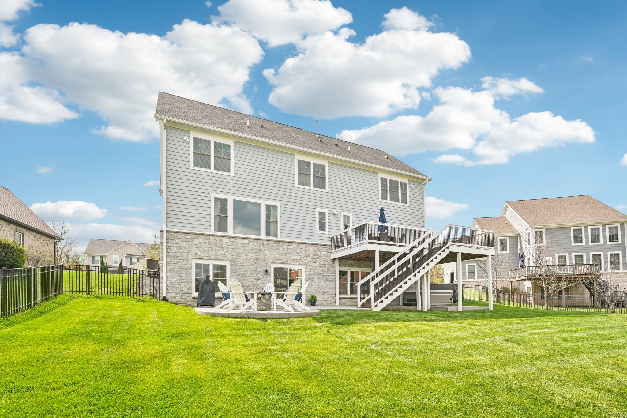 Holly Oak Dr-S1404-101r.jpg