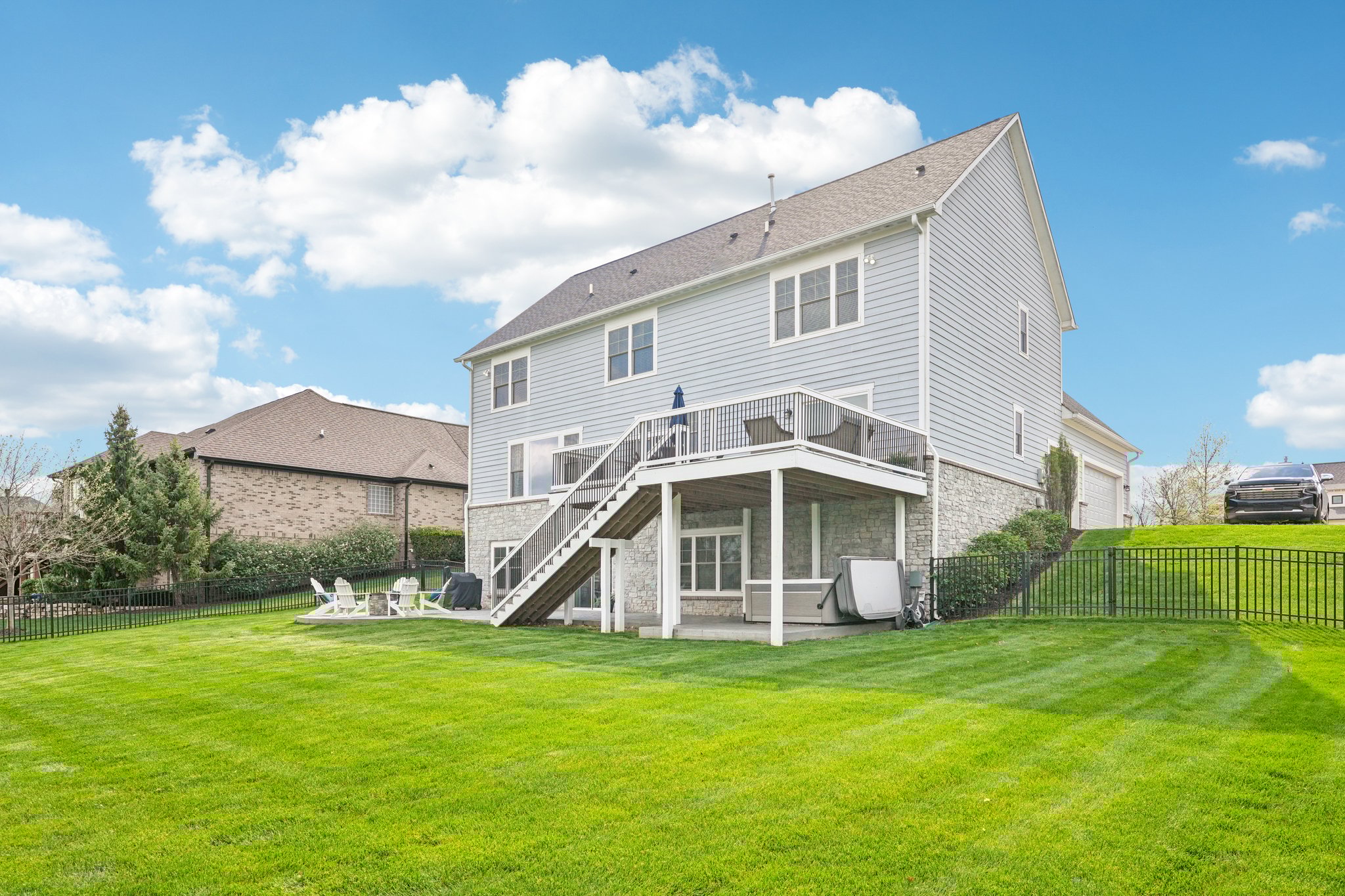 Holly Oak Dr-S1404-103r.jpg