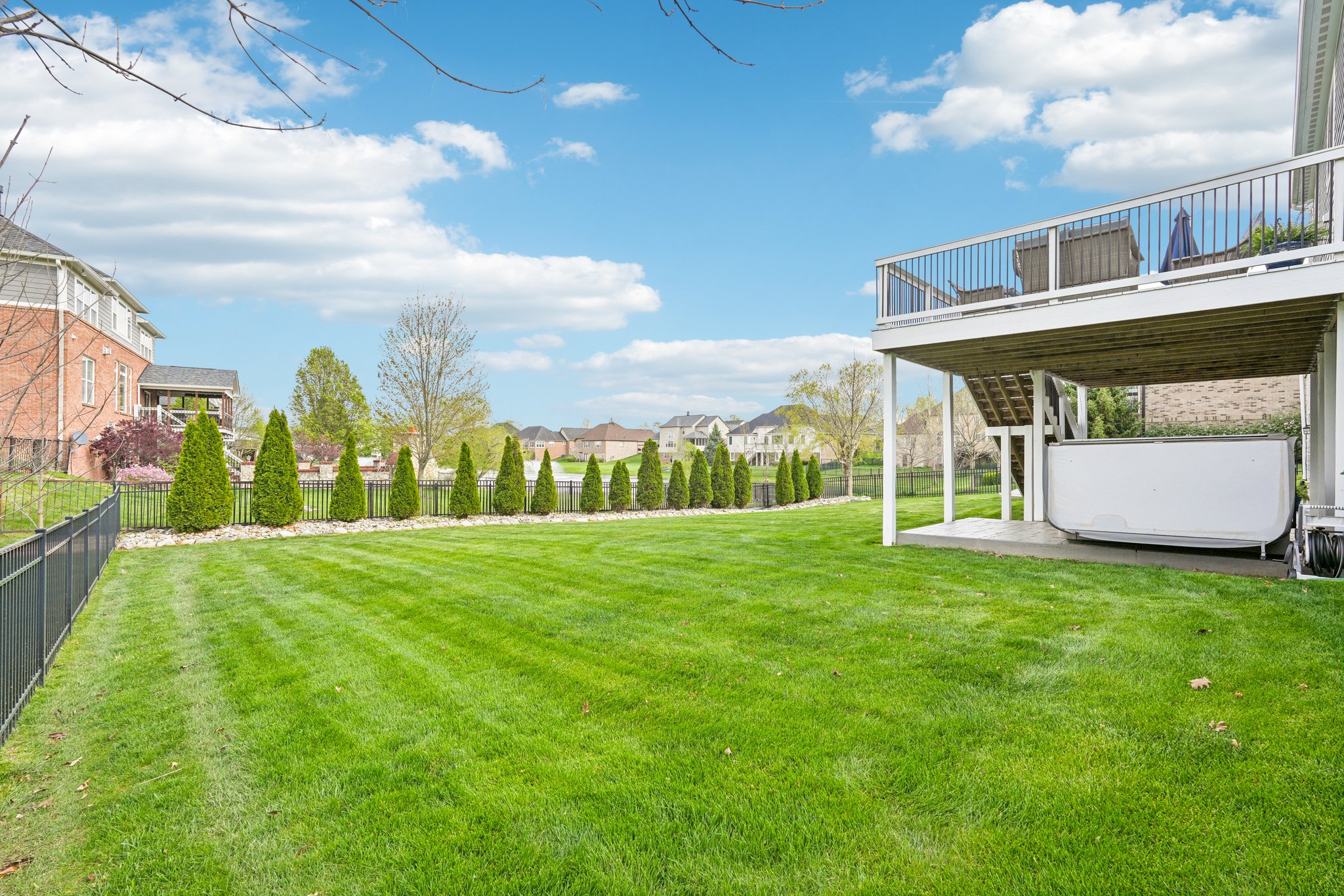 Holly Oak Dr-S1404-104r.jpg