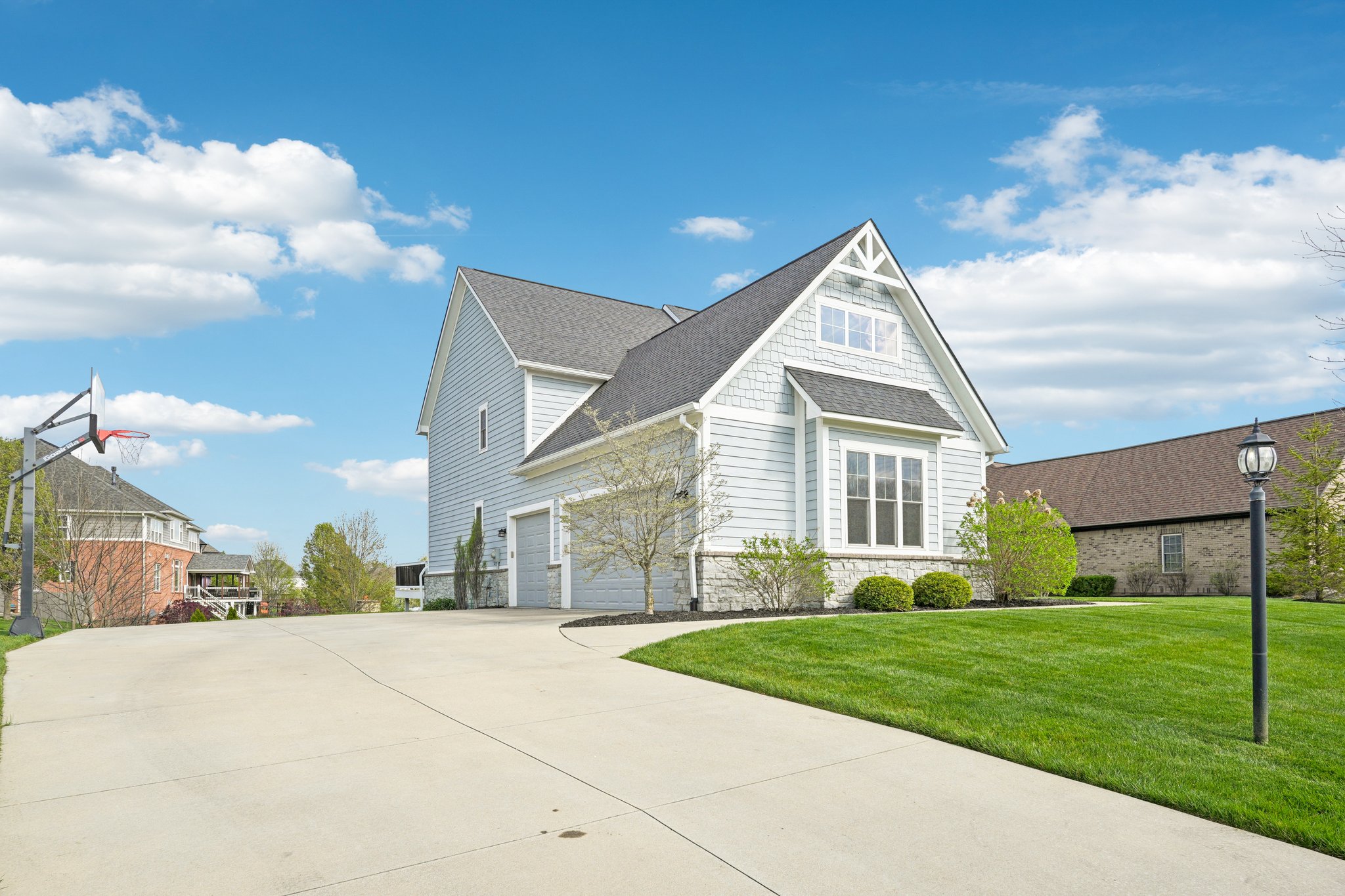 Holly Oak Dr-S1404-105r.jpg