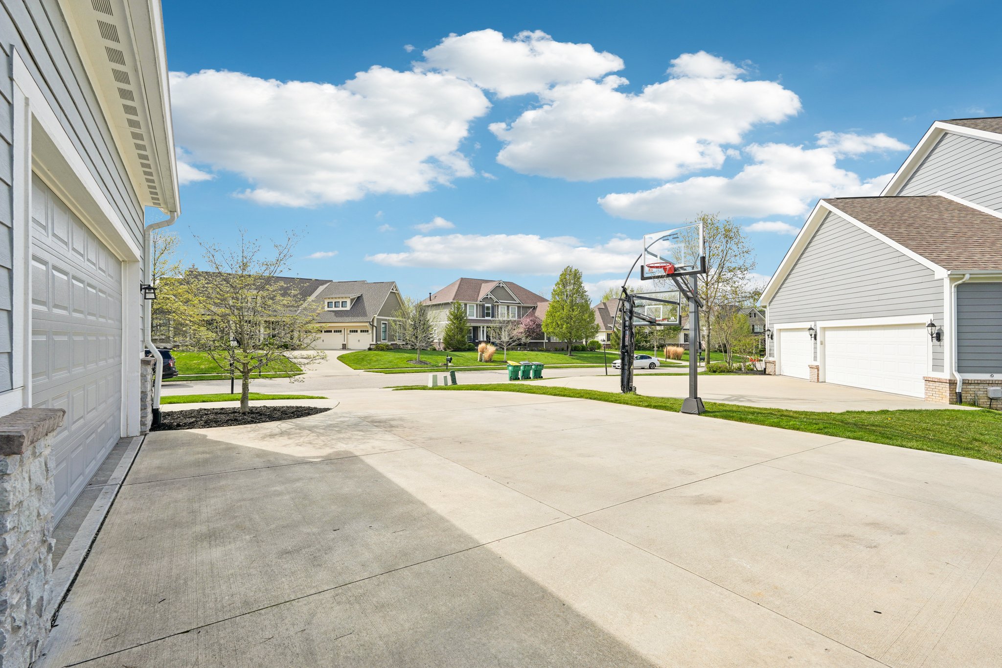 Holly Oak Dr-S1404-107r.jpg