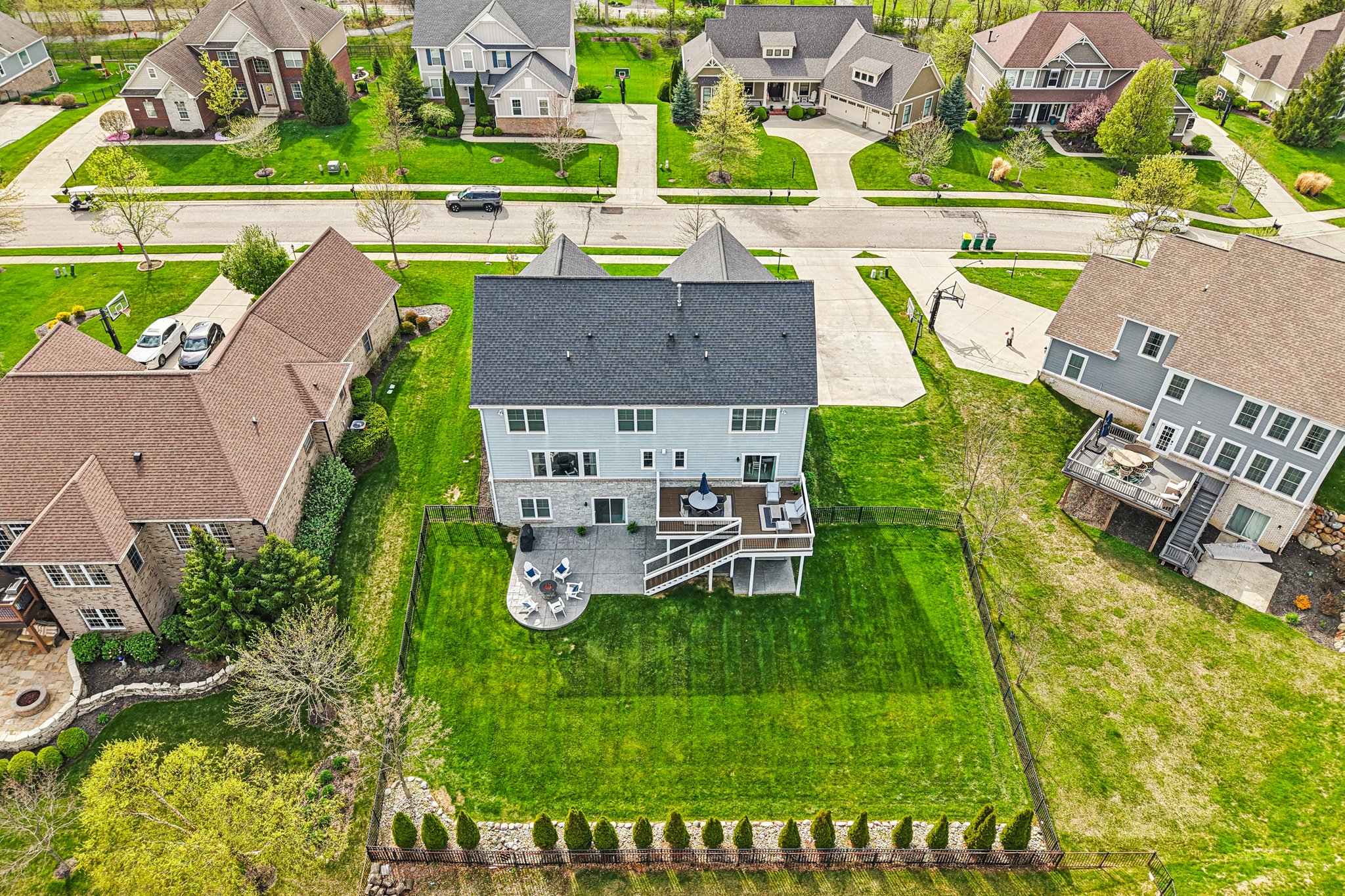 Holly Oak Dr-S1404-125r.jpg