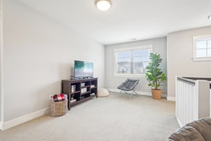 Holly Oak Dr-S1404-034.jpg