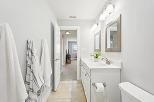 Holly Oak Dr-S1404-045.jpg