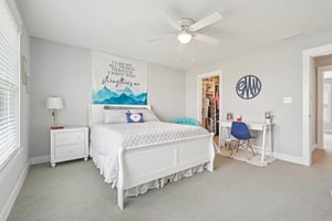 Holly Oak Dr-S1404-048.jpg