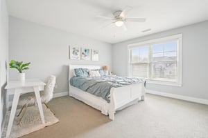 Holly Oak Dr-S1404-051.jpg