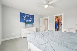 Holly Oak Dr-S1404-053.jpg