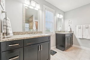 Holly Oak Dr-S1404-060.jpg