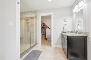 Holly Oak Dr-S1404-064.jpg