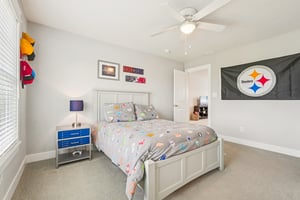 Holly Oak Dr-S1404-038r.jpg