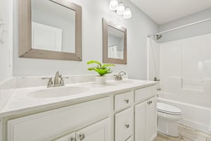 Holly Oak Dr-S1404-044r.jpg