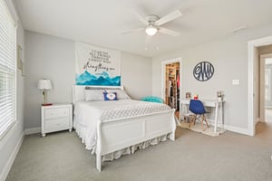 Holly Oak Dr-S1404-048r.jpg