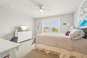 Holly Oak Dr-S1404-049r.jpg