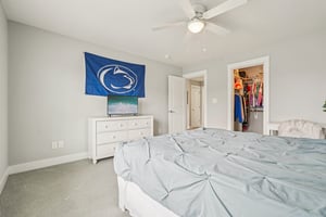 Holly Oak Dr-S1404-053r.jpg