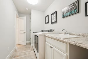 Holly Oak Dr-S1404-056r.jpg