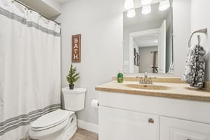 Holly Oak Dr-S1404-076r.jpg