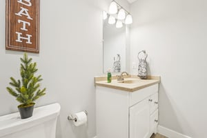 Holly Oak Dr-S1404-077r.jpg