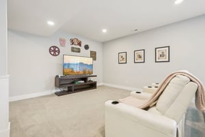 Holly Oak Dr-S1404-080r.jpg