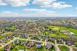 Holly Oak Dr-S1404-122r.jpg