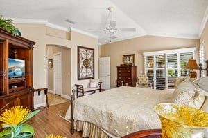 Duffy Loop-S2409-022.jpg