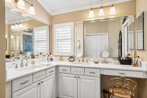 Duffy Loop-S2409-023.jpg