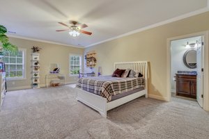 additional upstairs bedroom suite