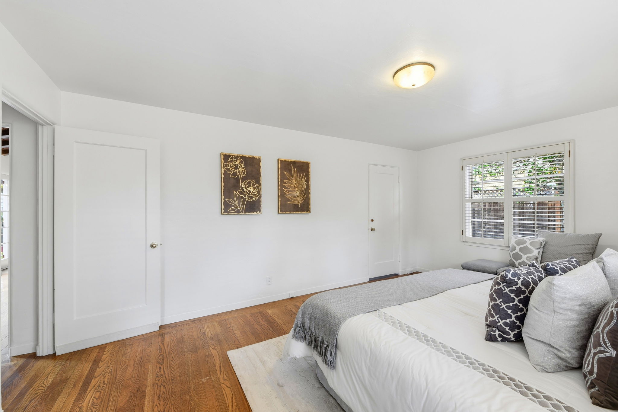 027_F8_1665 Middlefield Rd