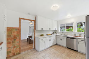 013_F8_1665 Middlefield Rd