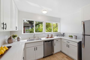 014_F8_1665 Middlefield Rd